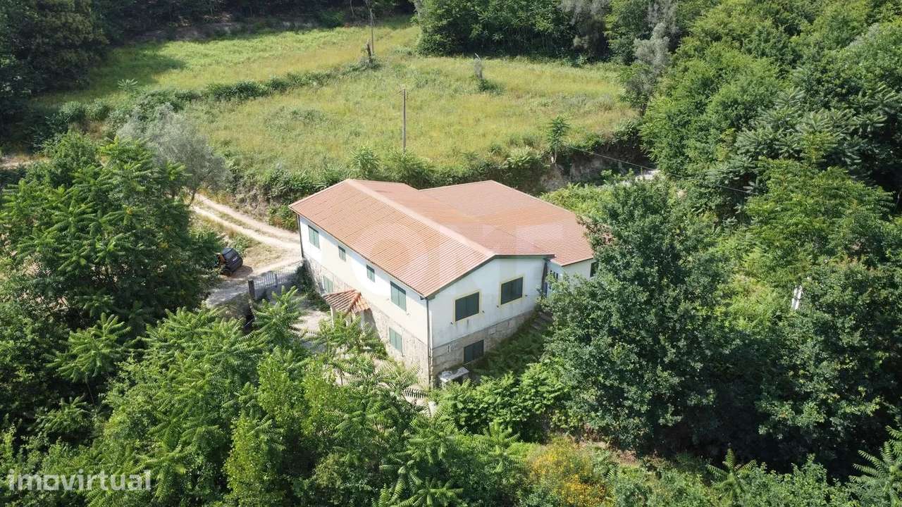 Moradia T4 com 3.600 m² de terreno em Valbom São Pedro, Vila Verde - Grande imagem: 3/29
