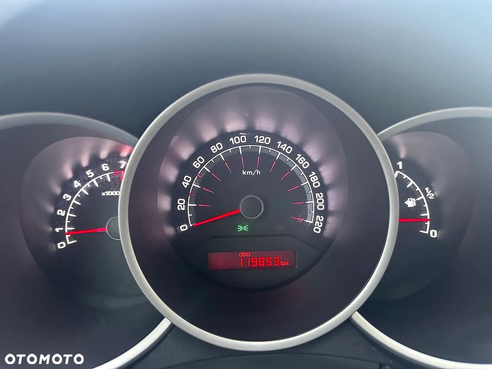 Kia Venga 1.4 S - 10