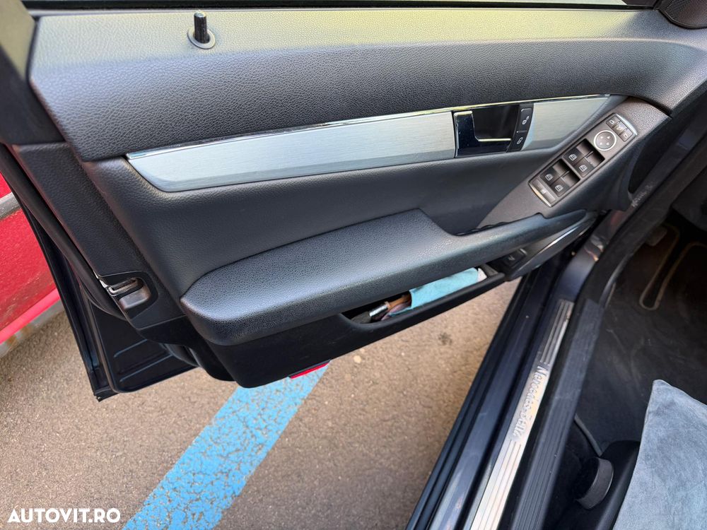 Mercedes-Benz C 250 CGI BlueEFFICIENCY Aut. - 14
