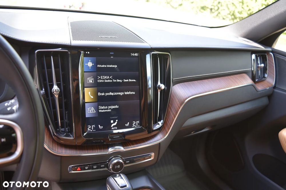 Volvo XC 40 T5 AWD Geartronic Momentum Pro - 21