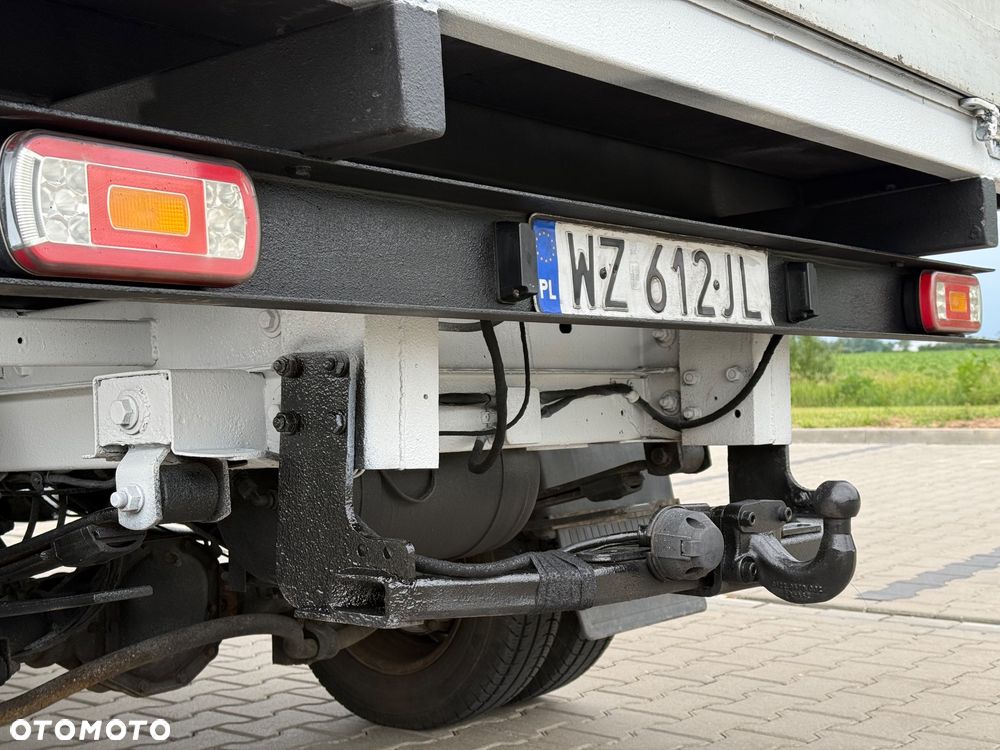 Mercedes-Benz 308 - 11