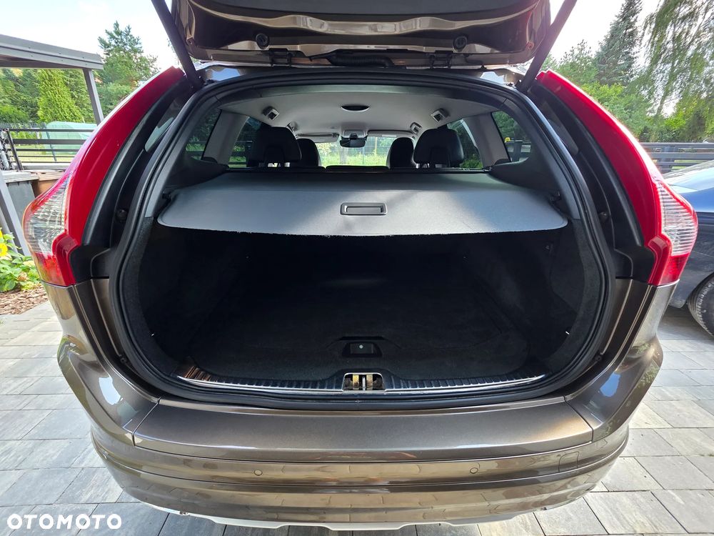 Volvo XC 60 D5 AWD Summum - 25