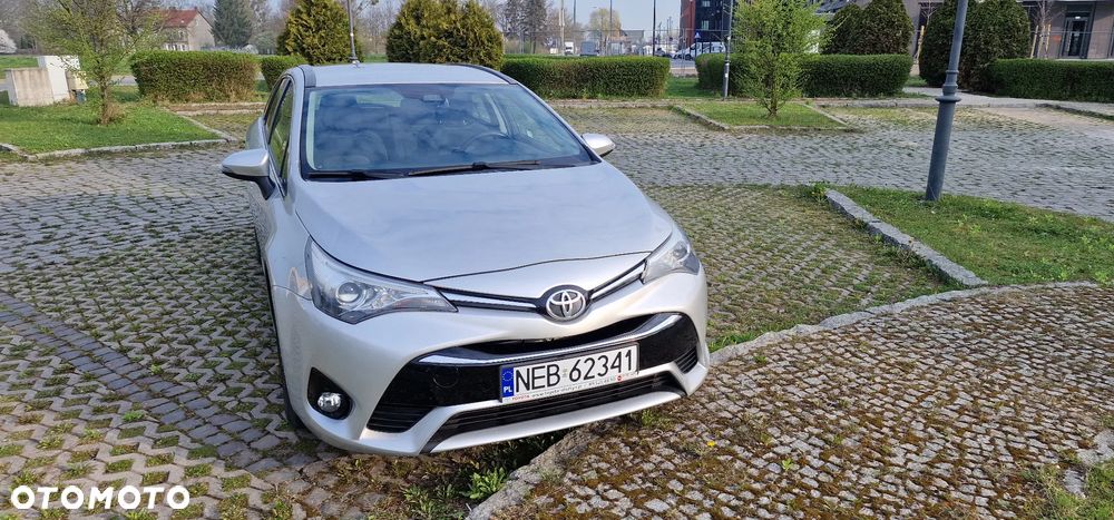 Toyota Avensis 1.8 Premium - 1