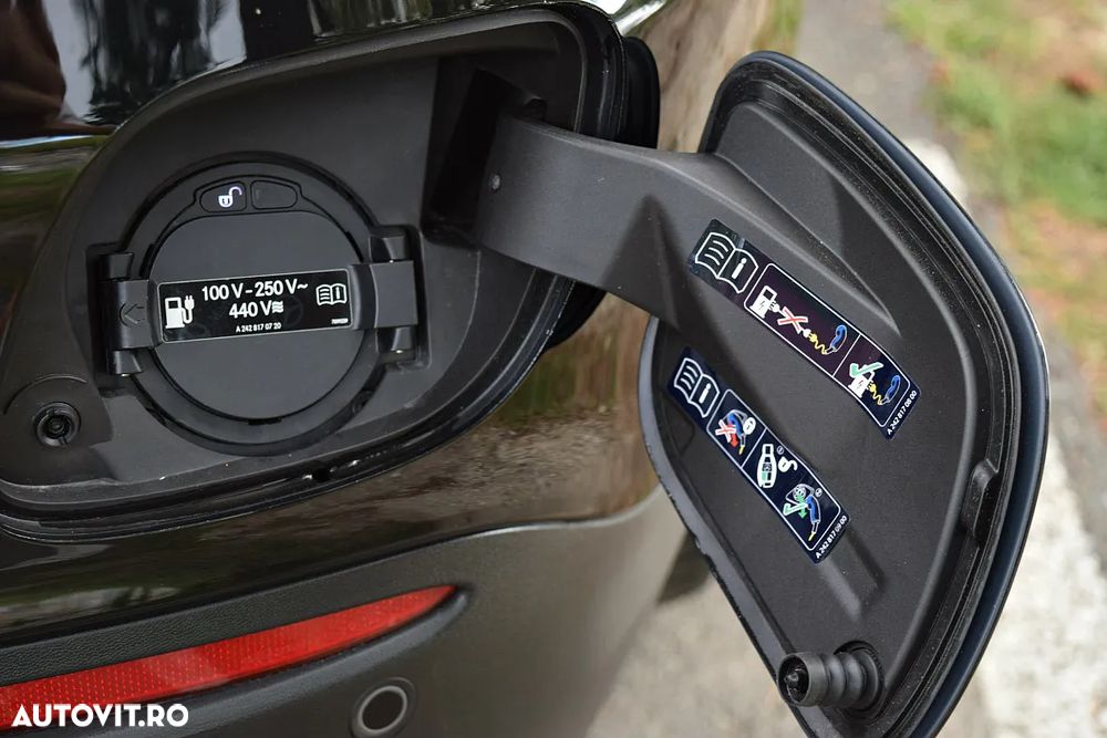 Mercedes-Benz GLC 300 e 4MATIC - 25