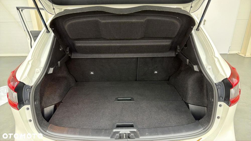 Nissan Qashqai 1.3 DIG-T N-Connecta DCT - 19