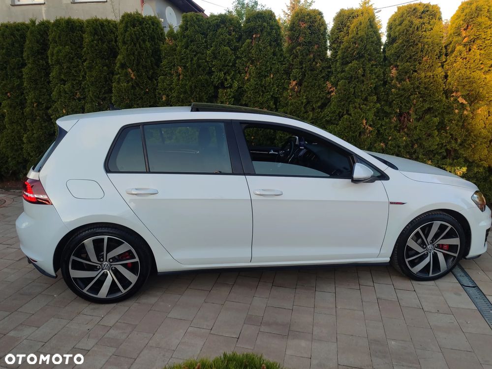 Volkswagen Golf GTI (BlueMotion Technology) DSG - 23