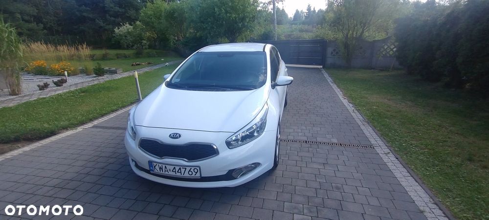 Kia Ceed - 12