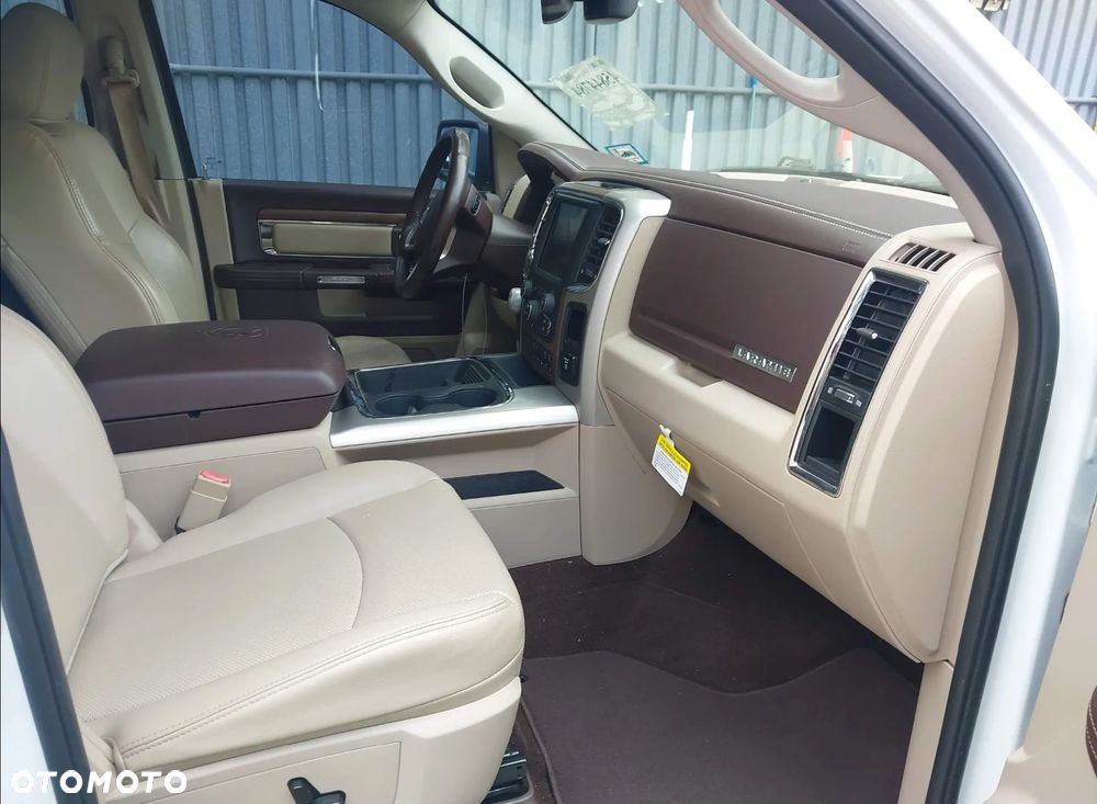 Dodge RAM 5.7 4x4 - 10