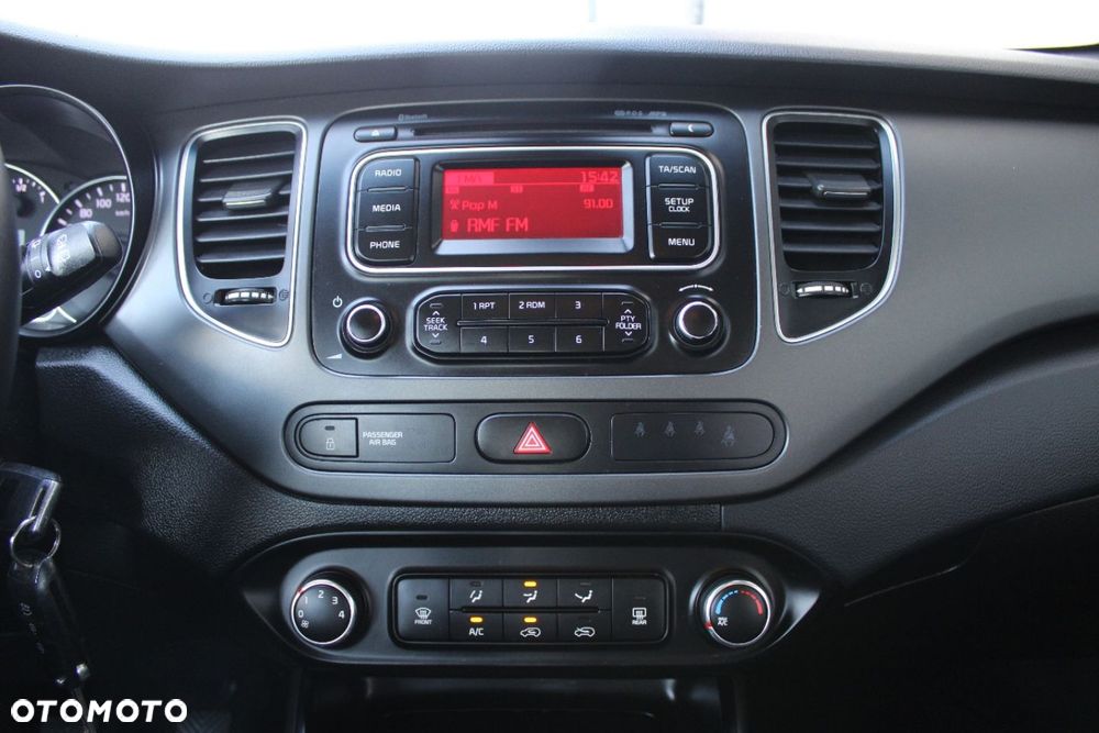 Kia Carens - 29