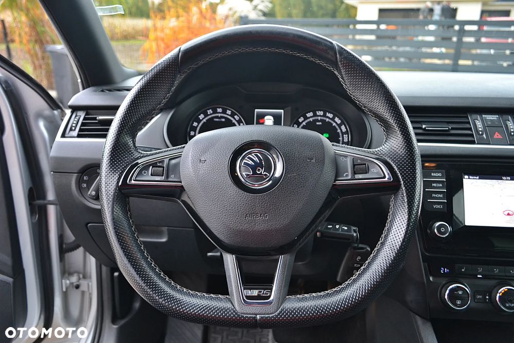 Skoda Octavia 2.0 TDI DSG RS - 27