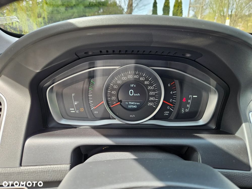 Volvo XC 60 D4 Momentum - 15