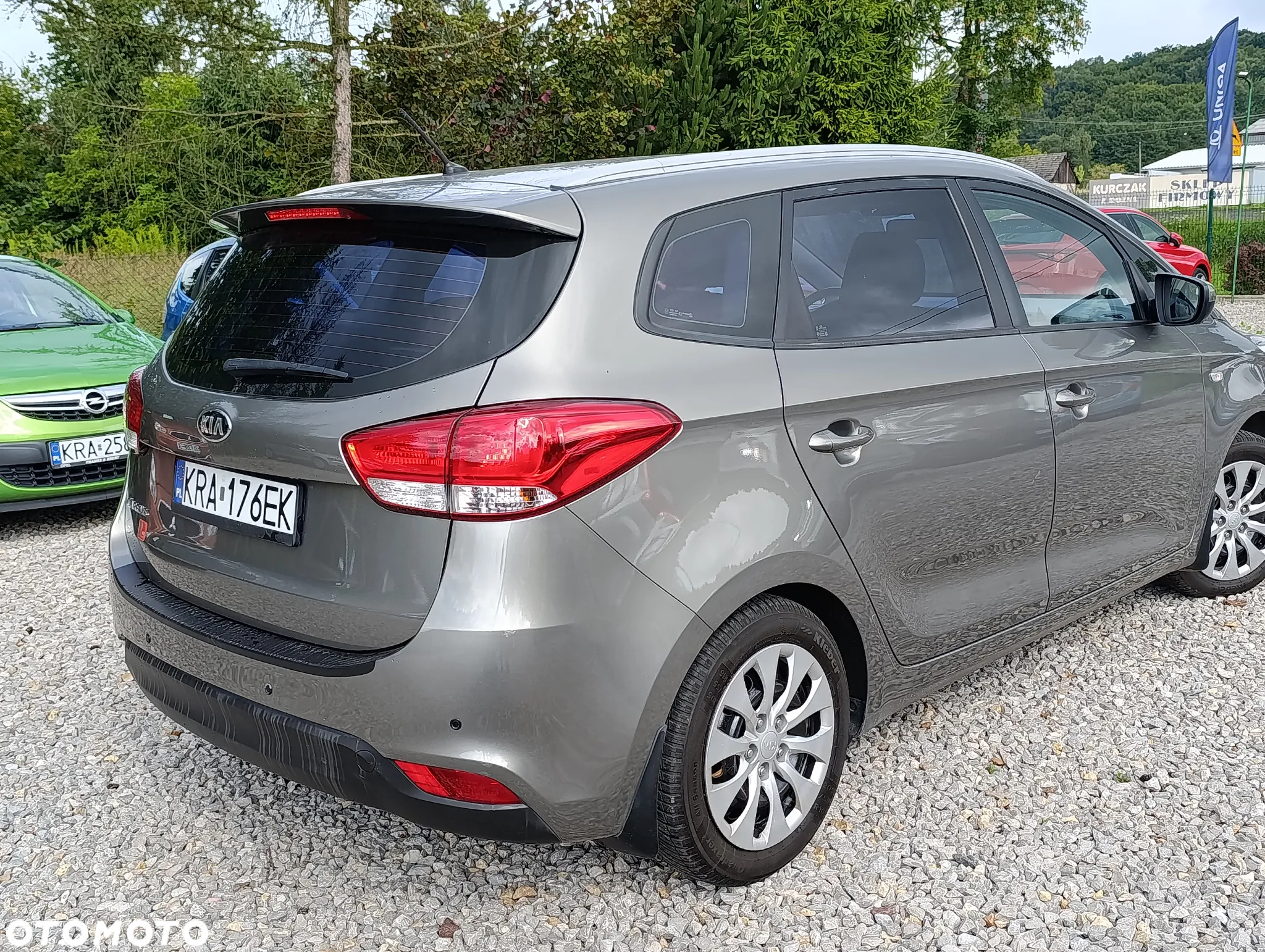 Kia Carens - 6