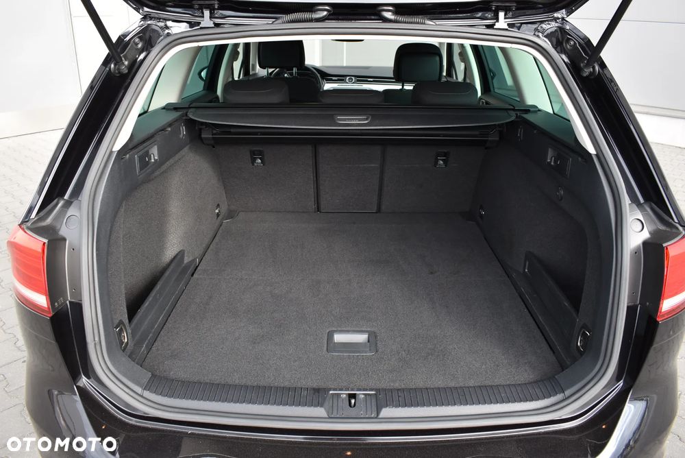Volkswagen Passat - 26