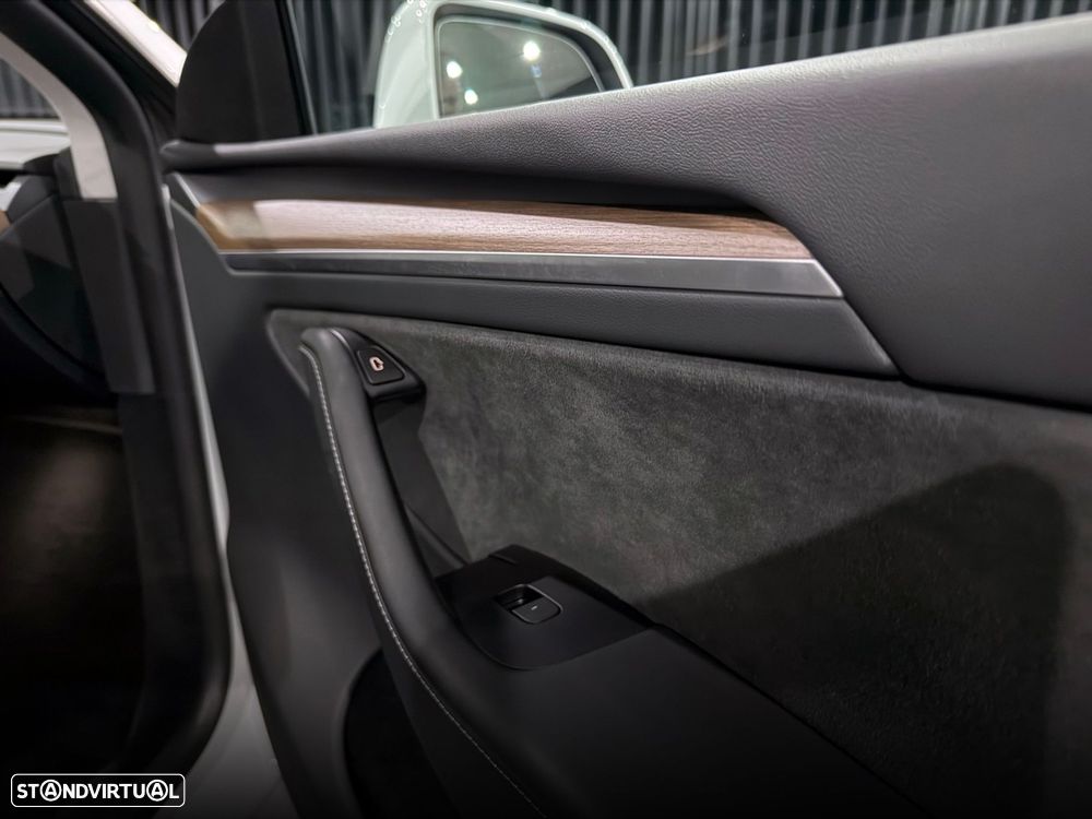 Tesla Model Y Standard - 33