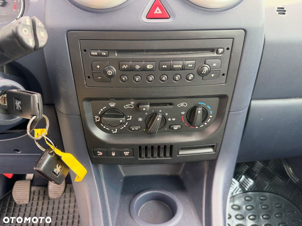 Peugeot 1007 1.4 Happy - 11