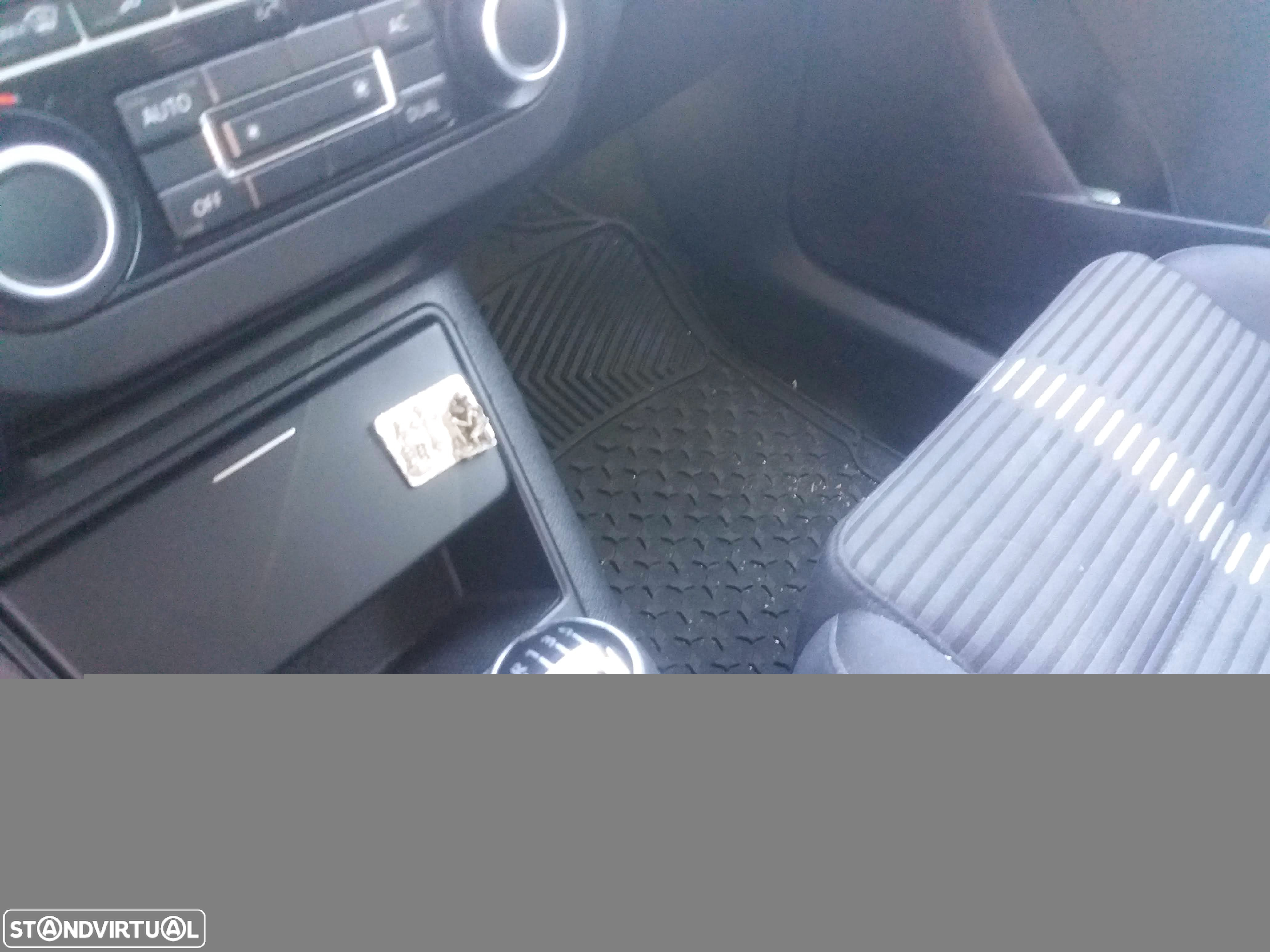 VW Tiguan 2.0 TDi Sport BlueMotion - 9