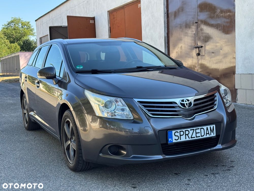 Toyota Avensis 1.6 Luna - 2