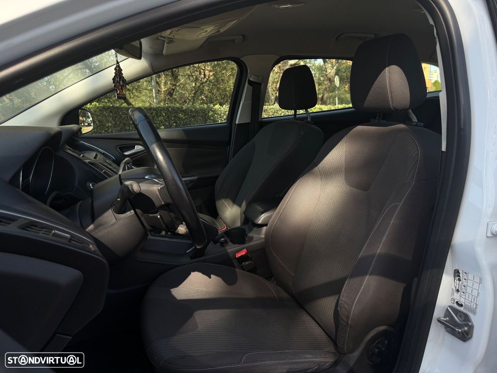 Ford Focus SW 1.6 TDCi DPF Titanium - 12