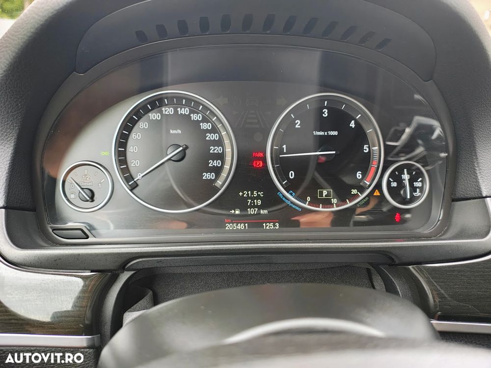 BMW Seria 5 520d Aut. Luxury Line - 26