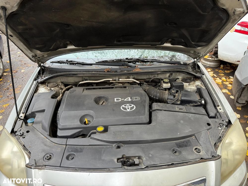 Dezmembrez Toyota Avensis T25 facelift 2007 2.0 diesel - 3