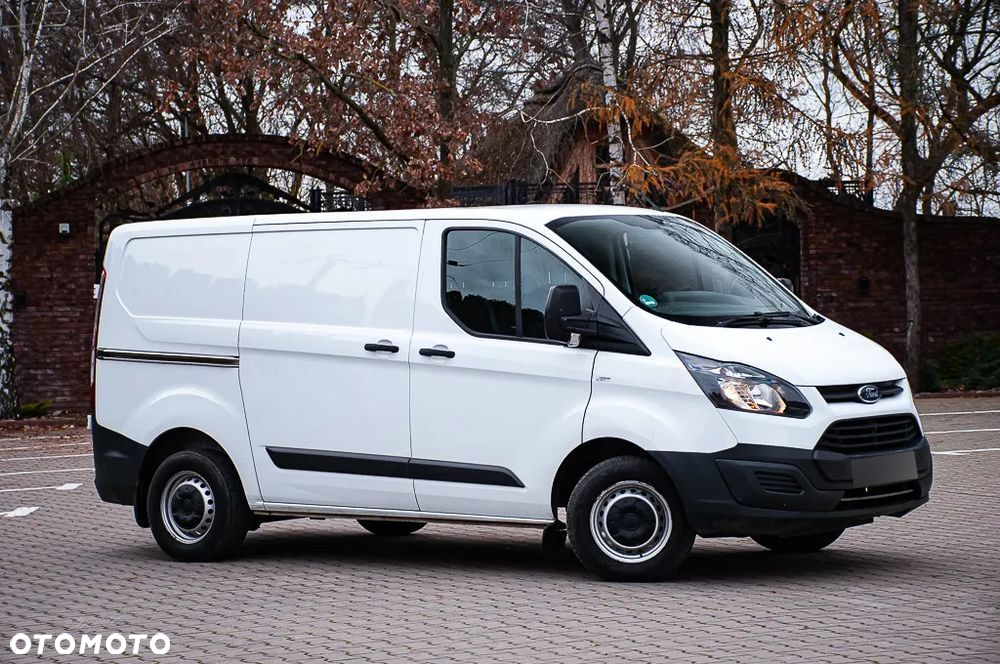 Ford TRANSIT CUSTOM - 9