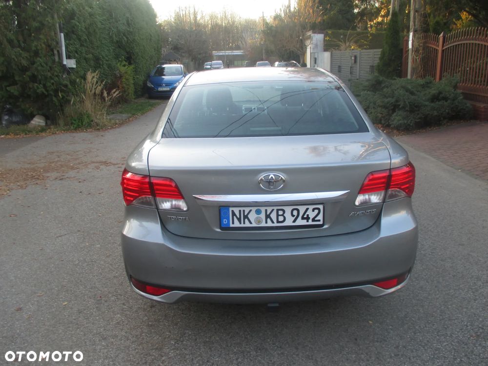 Toyota Avensis 1.8 Multidrive S Comfort - 4