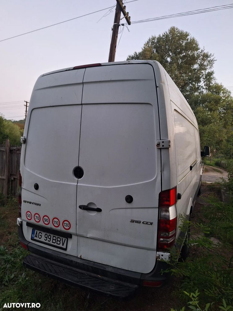 Mercedes-Benz Sprinter - 11