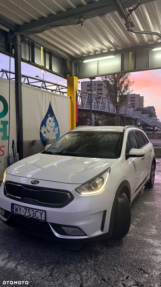 Kia Niro 1.6 GDI Hybrid L - 2