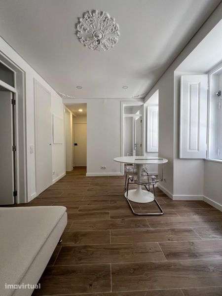 Apartamento T1+1,  totalmente renovado e mobilado no Príncipe Real. - Grande imagem: 3/12
