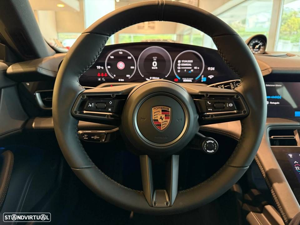 Porsche Taycan Cross Turismo 4S - 14