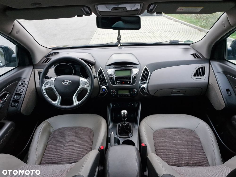 Hyundai ix35 2.0 CRDi 4WD Fifa World Cup Gold Edition - 17