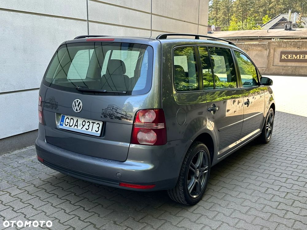 Volkswagen Touran 1.9 TDI DPF DSG Trendline - 4