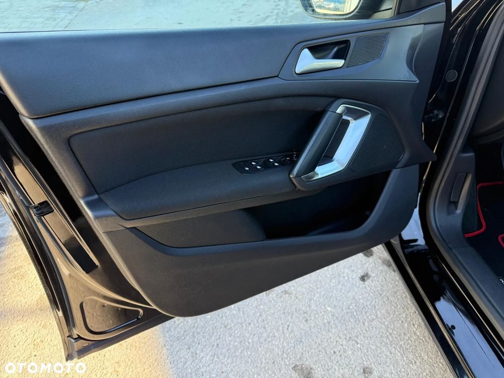 Peugeot 308 1.6 BlueHDi Allure S&S - 9