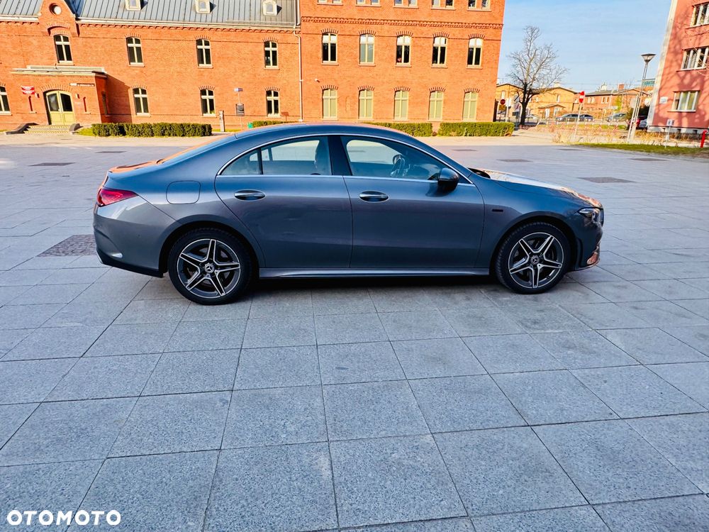 Mercedes-Benz CLA 250 E 8G-DCT - 4