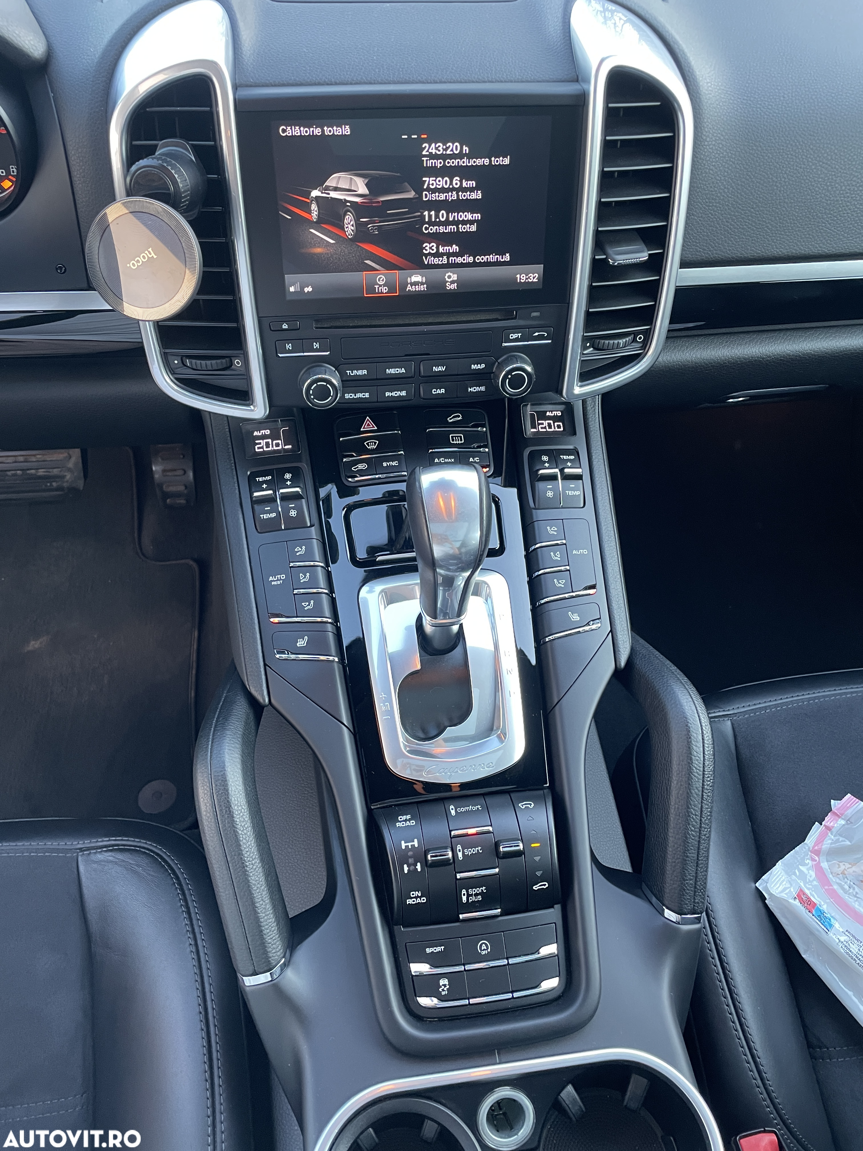Porsche Cayenne 3.0 L - 24