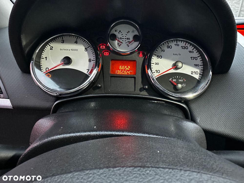 Peugeot 207 CC - 12