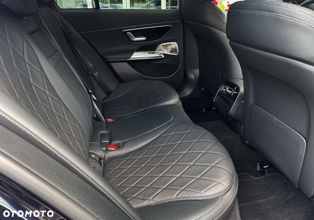 Mercedes-Benz Klasa E 220 d mHEV 4-Matic Exclusive 9G-Tronic - 26