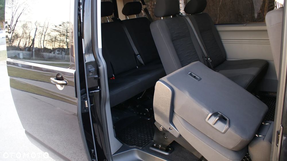 Volkswagen Caravelle - 27