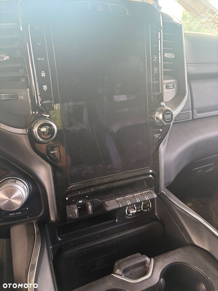 RAM 1500 5.7 Crew Cab Laramie - 7