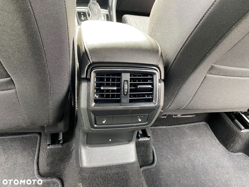Skoda Karoq 2.0 TDI SCR DSG Ambition - 28