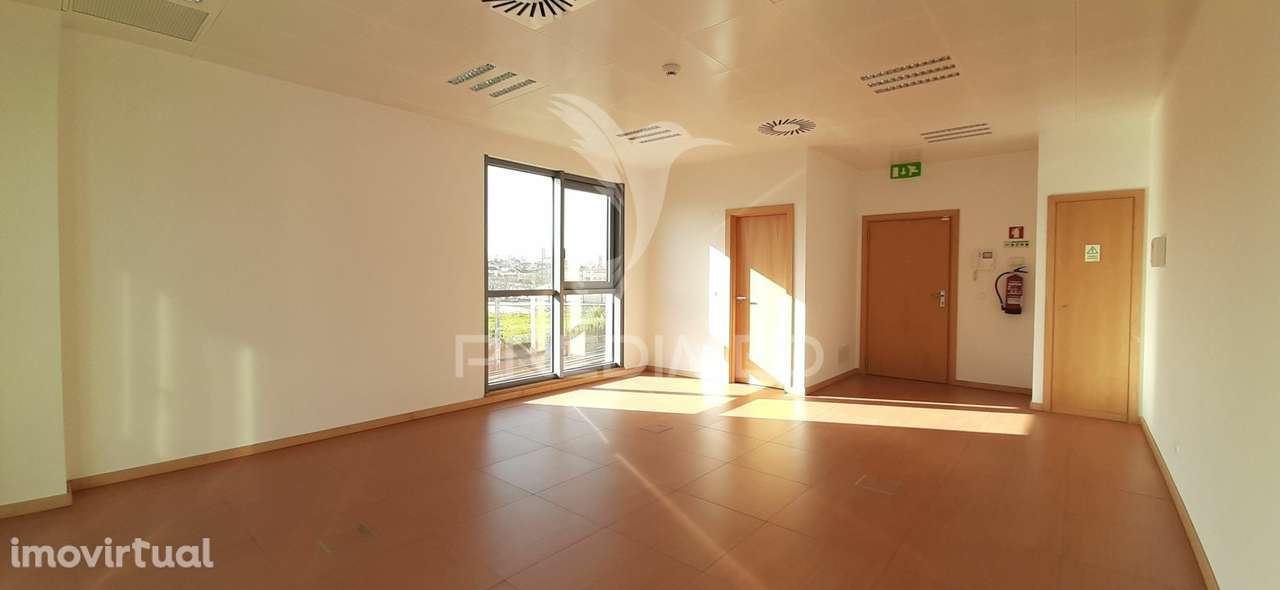 Escritório com vista rio e 2 estacionamentos - Lisboa - Grande imagem: 3/17