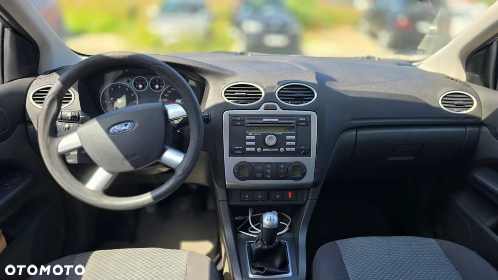 Ford Focus 1.6 Ambiente - 8