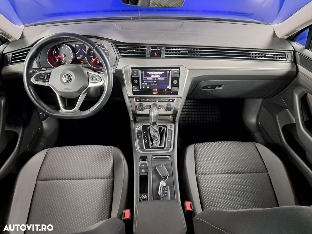 Volkswagen Passat - 12