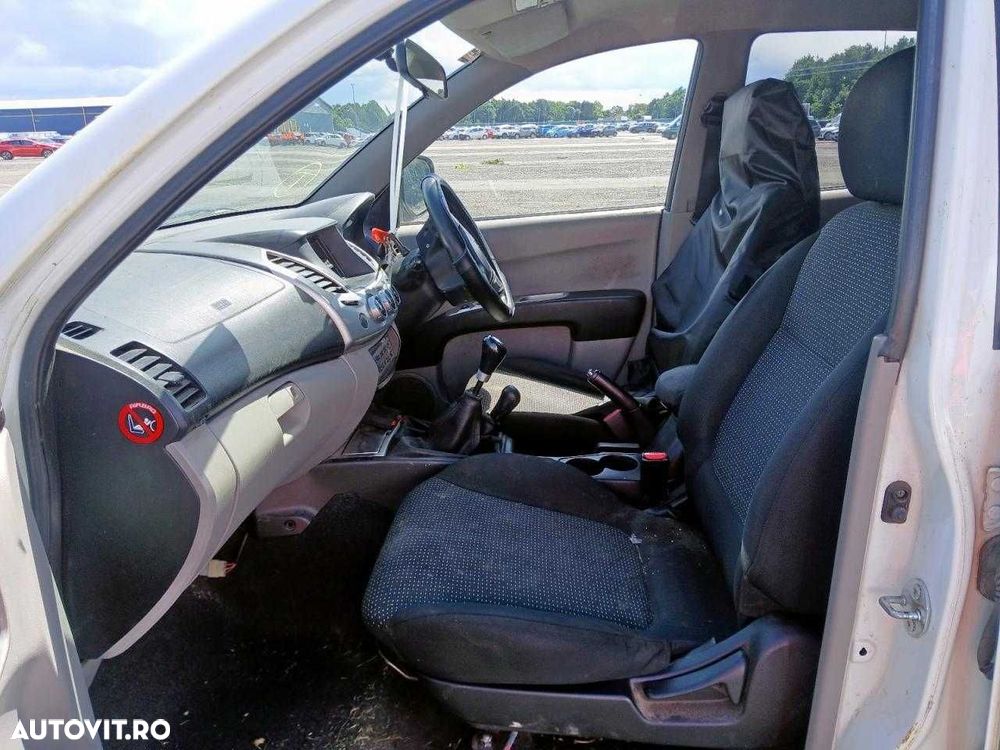 Dezmembrez Mitsubishi L200 2.5 Diesel 2011 - 4