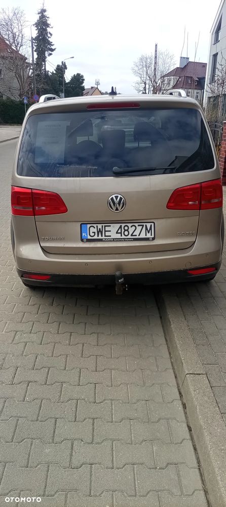 Volkswagen Touran - 5