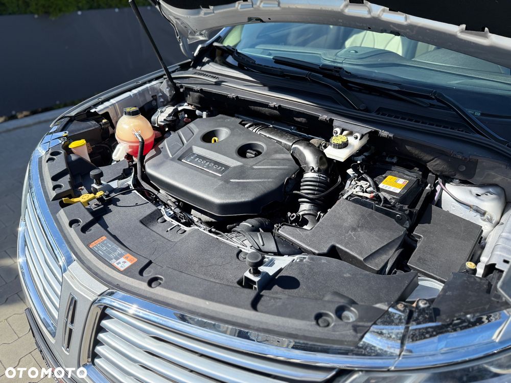 Ford Escape 2.0 EcoBoost AWD Titanium - 9