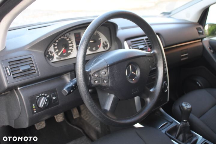 Mercedes-Benz Klasa B 180 CDI Special Edition - 29