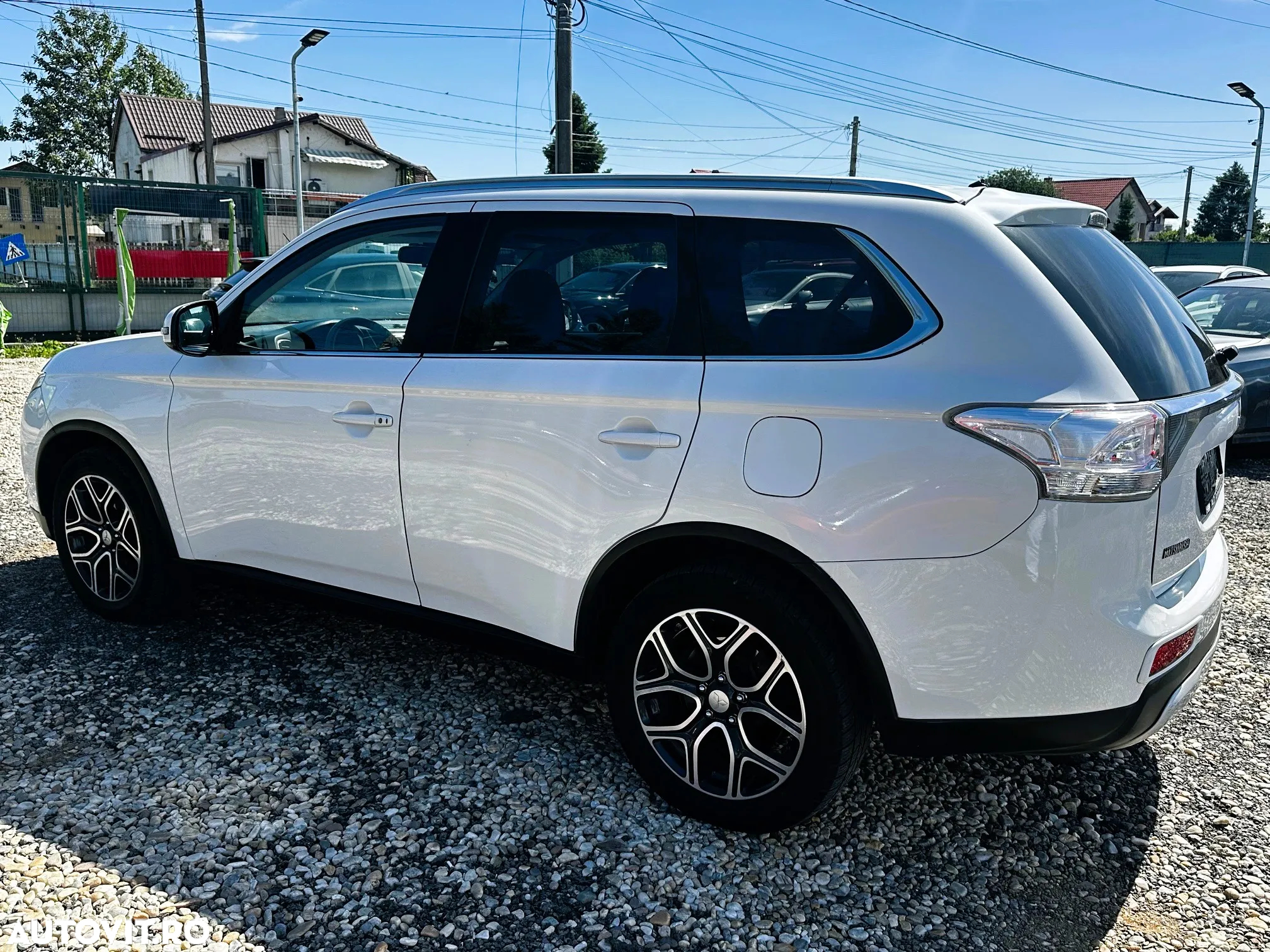 Mitsubishi Outlander 2.0 4WD Plug-In Hybrid Plus - 4