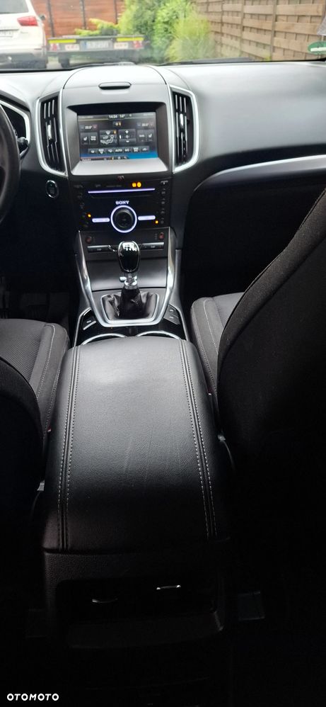 Ford S-Max - 25