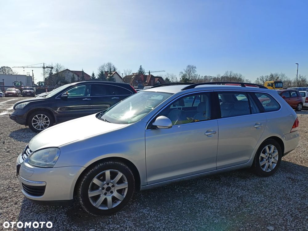 Volkswagen Golf - 1
